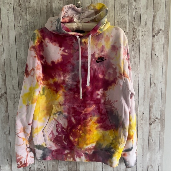 tie dye sweater nike